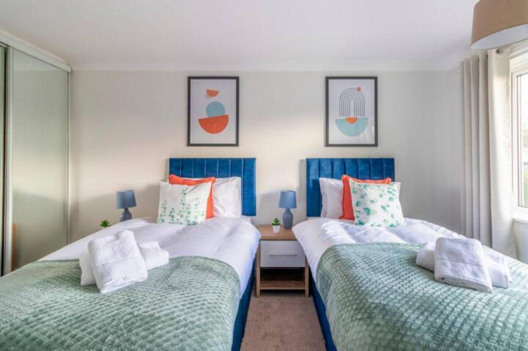 Trendy Sea View 2 Bedroom Sleeps 6 - Free Parking Bournemouth Exteriör bild
