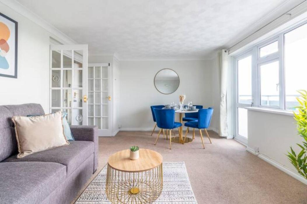 Trendy Sea View 2 Bedroom Sleeps 6 - Free Parking Bournemouth Exteriör bild