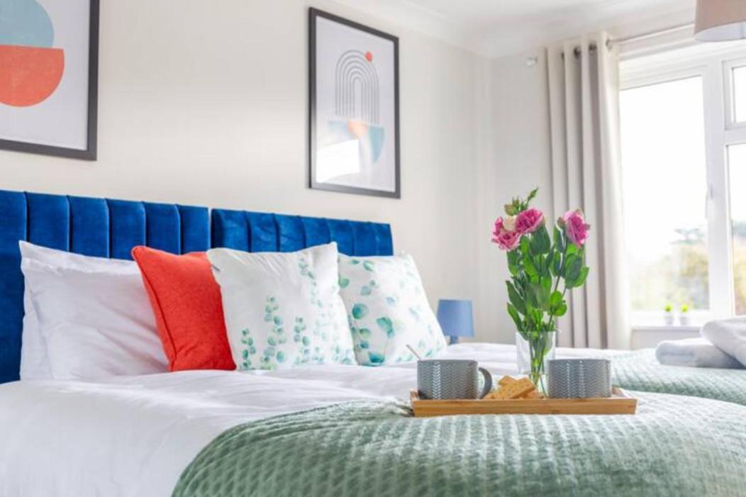 Trendy Sea View 2 Bedroom Sleeps 6 - Free Parking Bournemouth Exteriör bild