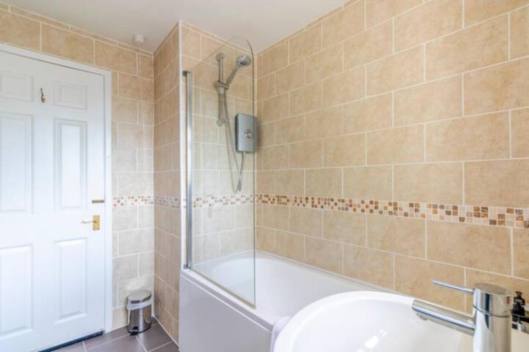 Trendy Sea View 2 Bedroom Sleeps 6 - Free Parking Bournemouth Exteriör bild